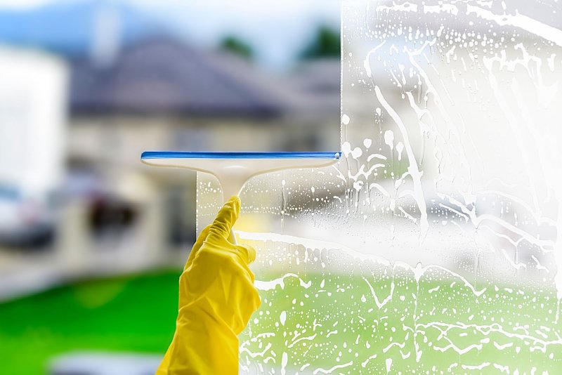 Best Window Cleaning Solutions for Home & Professional Use