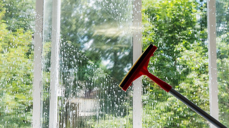 7 Unexpected Benefits of Professional Window Cleaning