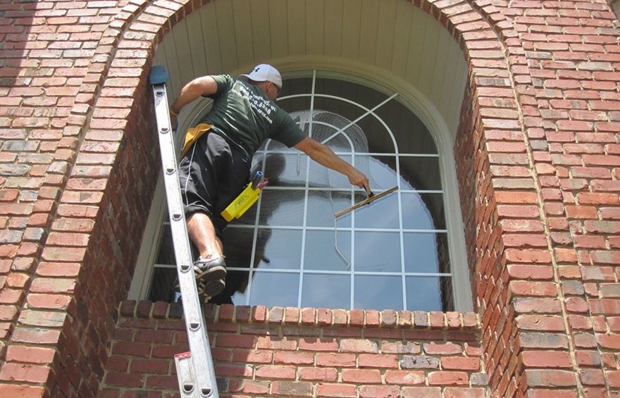 Why window cleaning can be dangerous