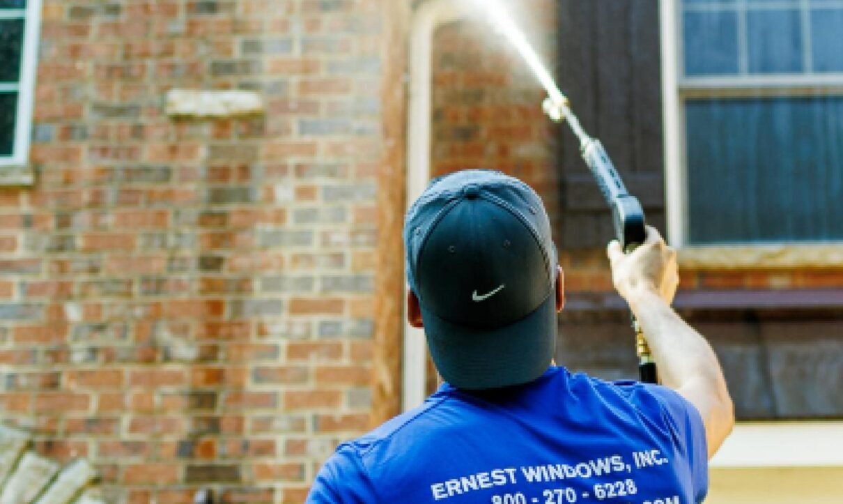 Pressure Washing done in Northbrook IL by Ernest team