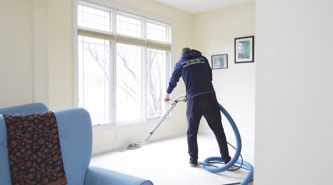 Carpet Cleaning in Geneva done by Ernest team