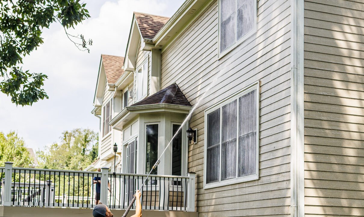 Power Washing done in Arlington Heights by Ernest team